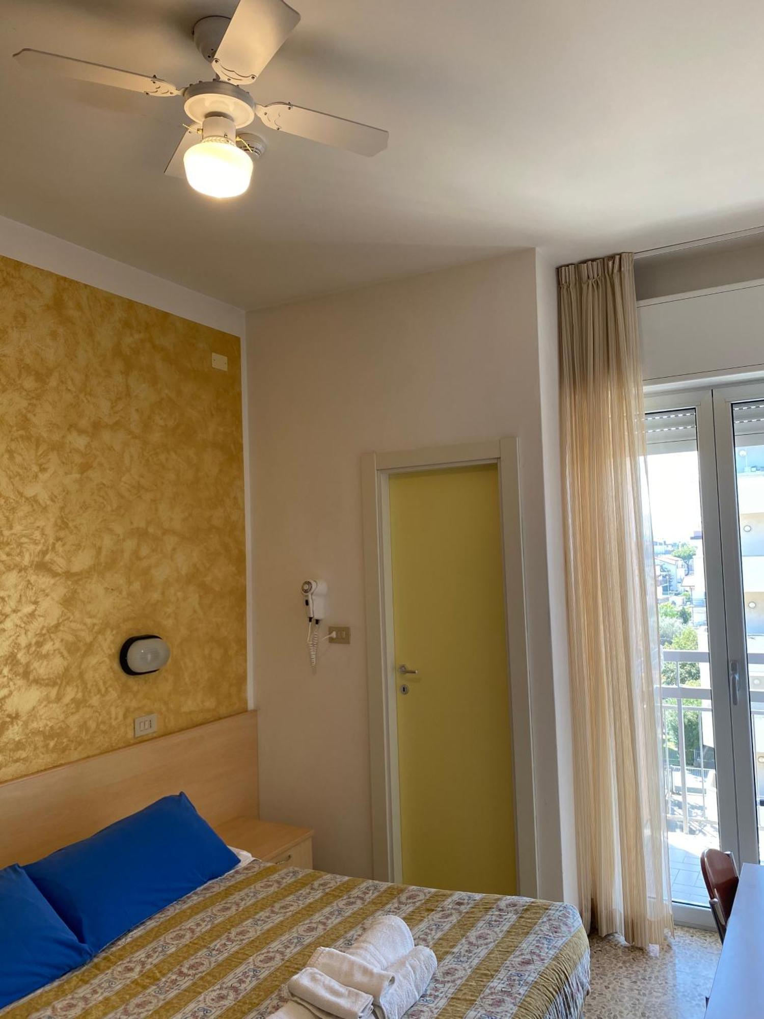 Hotel Loretta Rimini Ngoại thất bức ảnh