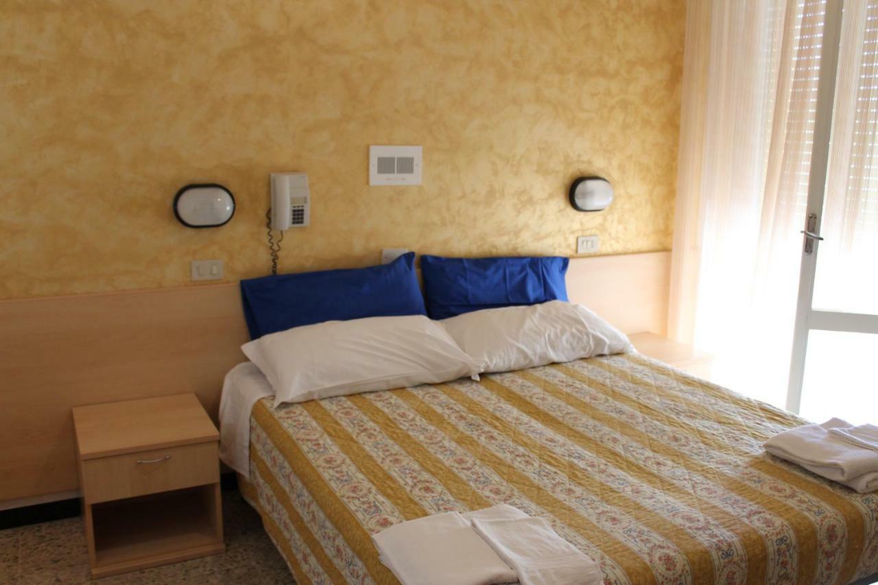 Hotel Loretta Rimini Ngoại thất bức ảnh