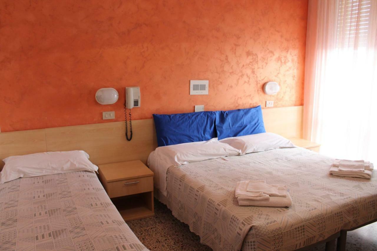 Hotel Loretta Rimini Ngoại thất bức ảnh