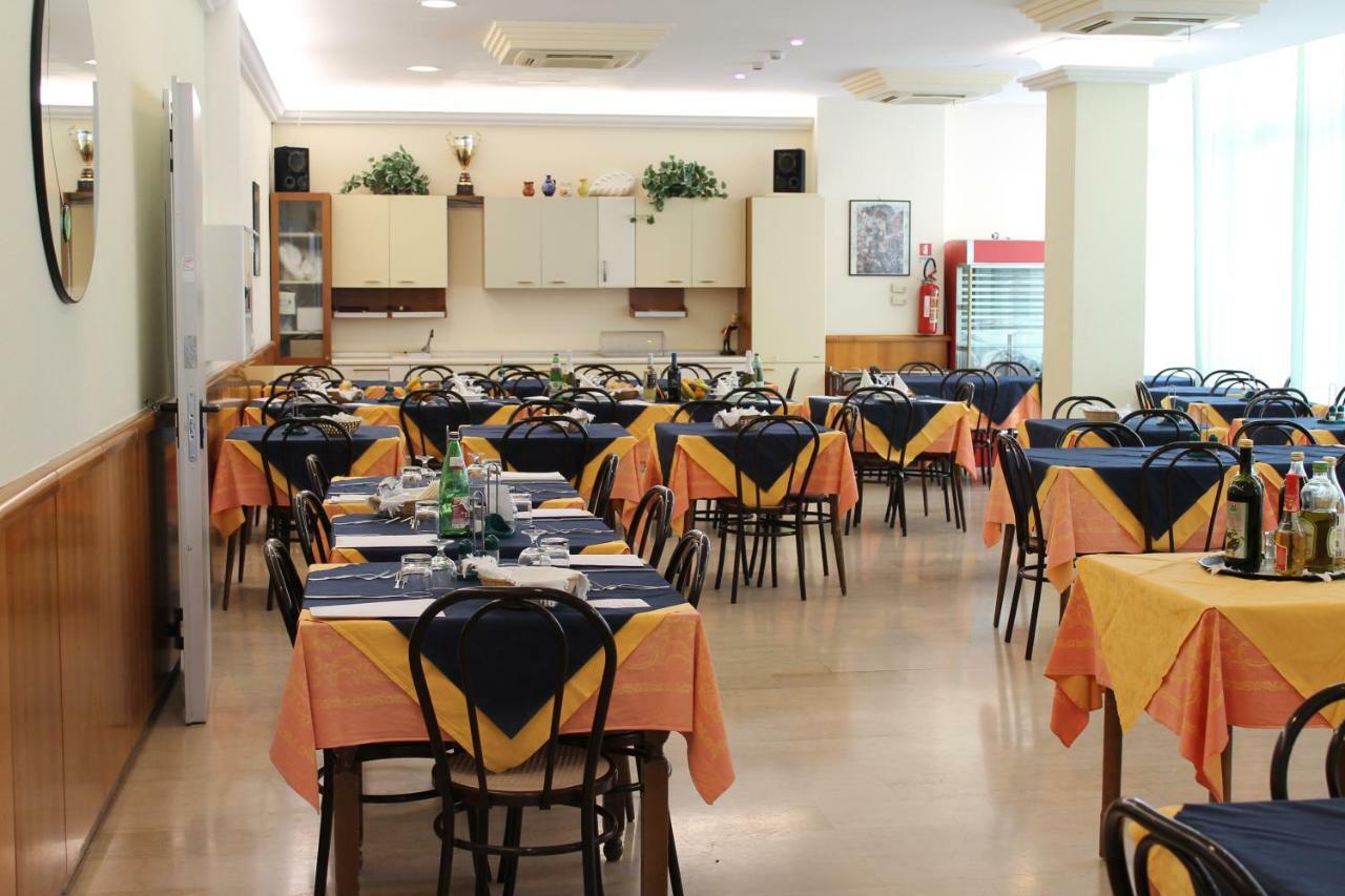 Hotel Loretta Rimini Ngoại thất bức ảnh